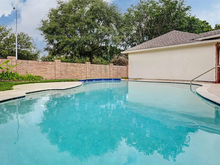 1606 Barrington Hills Ln — Photo 49