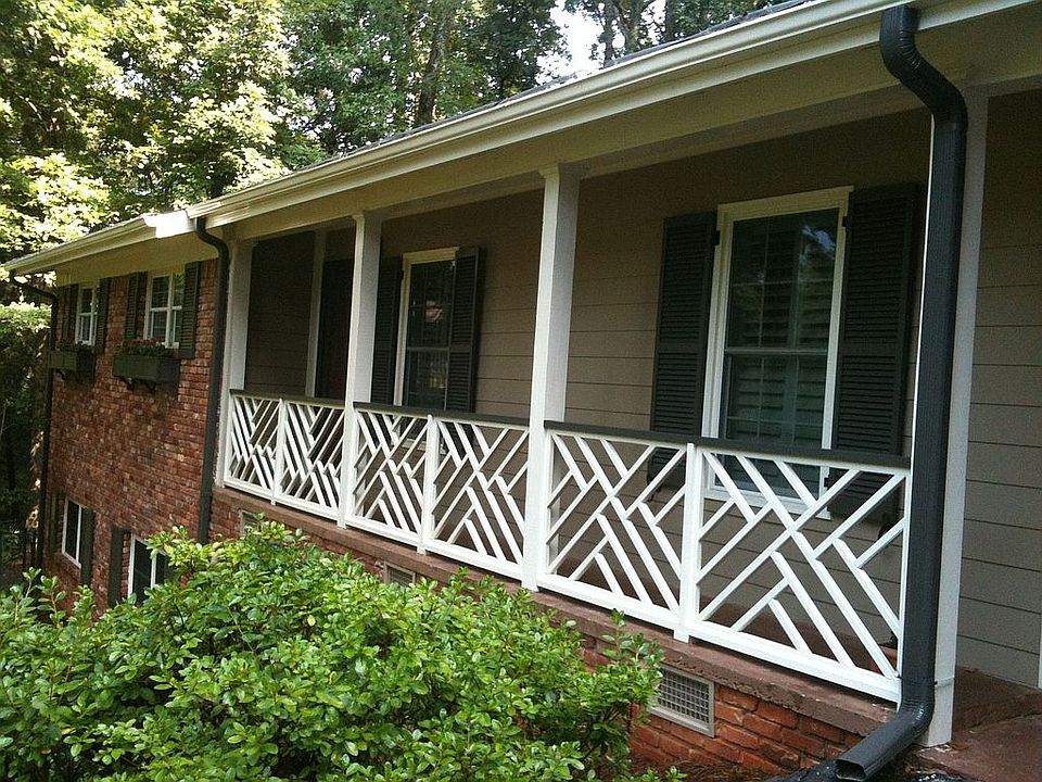 2nd image of 2331 Honeysuckle Ln SE