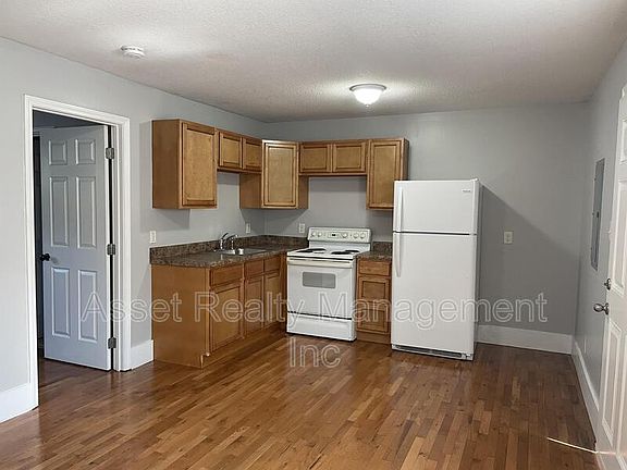 4th image of 2359 E 5th Ave #1