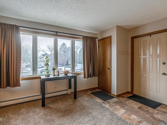 3rd image of 1821 S Grandview Ln APT 5