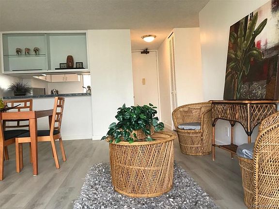4th image of 2121 Ala Wai Blvd APT 1702