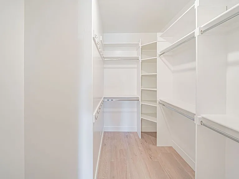 351 E Lorene St — Photo 28
