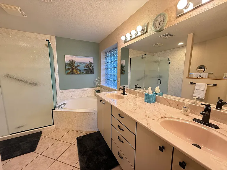 11401 E Medina Ave — Photo 10