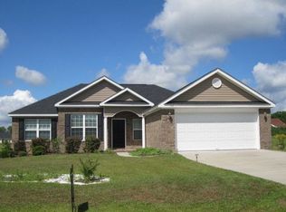 127 Auburn Cir, Glennville, GA 30427
