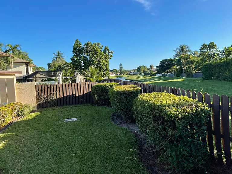 354 SW 28th Ave — Photo 48