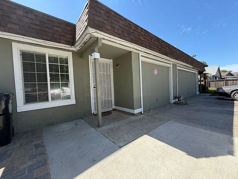 5061 Shell St — Photo 2