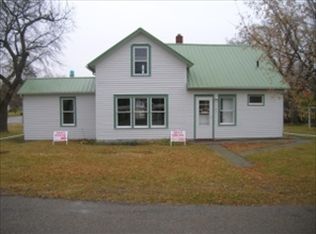 303 5th St E, Lakota, ND 58344