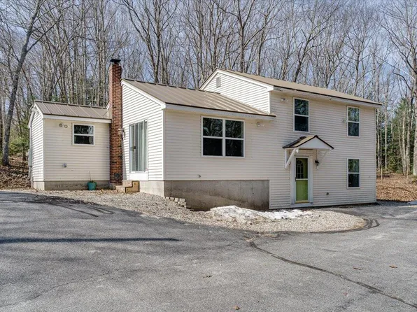 130 Center Road, Gray, ME 04039