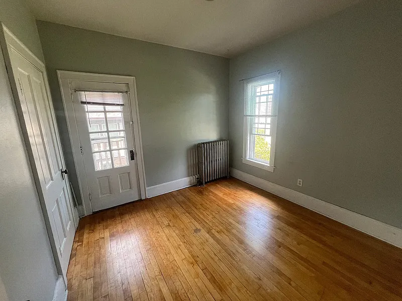 1 bed, 1.0 bath, $995 — Photo 3
