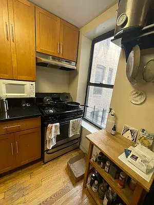 Rented by Delmark Realty LLC | media 34