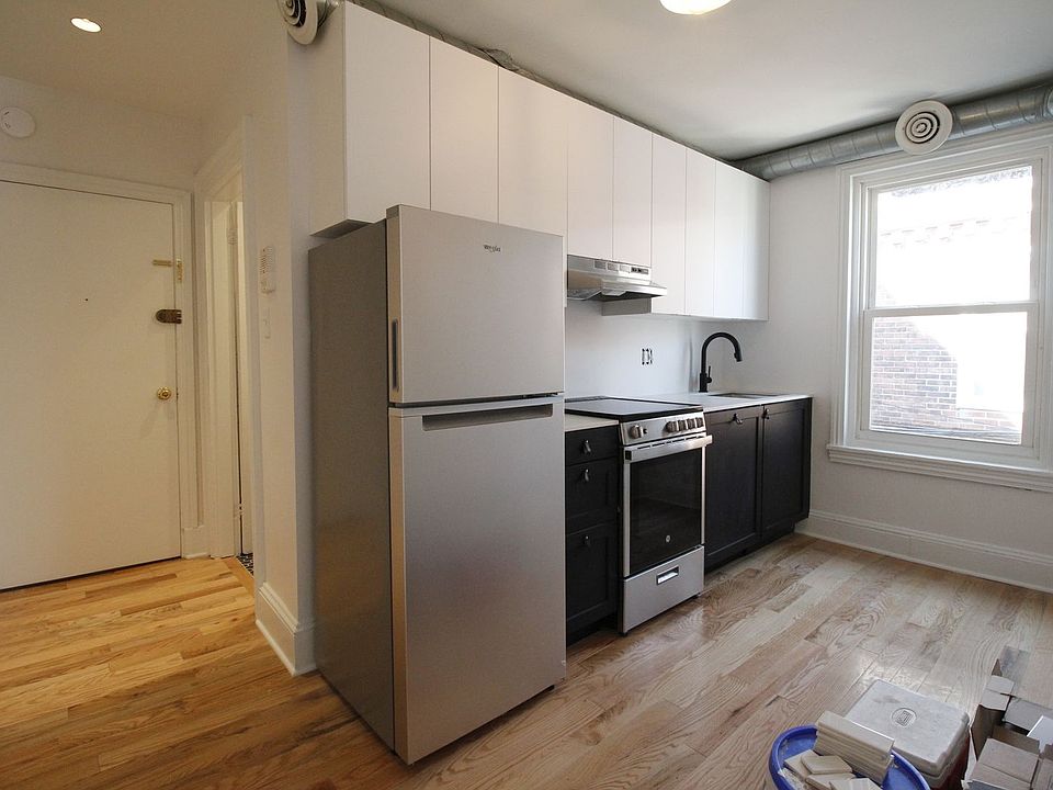 1st image of 1927 Spring Garden St #3R