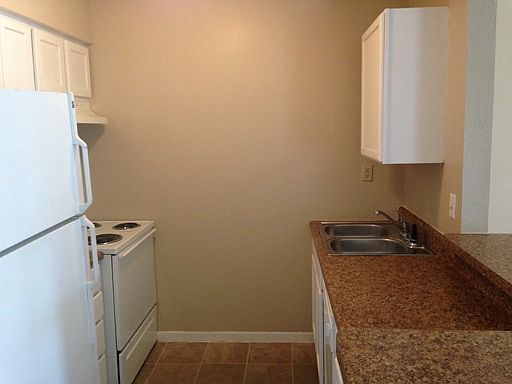 2nd image of 700 Industrial Blvd APT 221