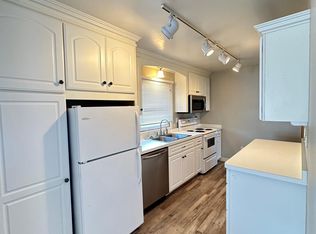 412 8th St SE, Jamestown, ND 58401