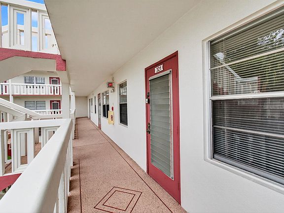 5th image of 321 Fanshaw H