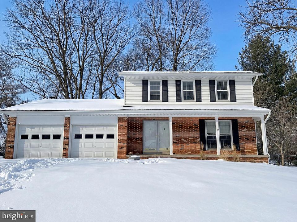 1st image of 114 Applewood Ct