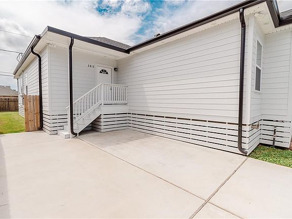 2nd image of 3812-14 Shangri La Dr