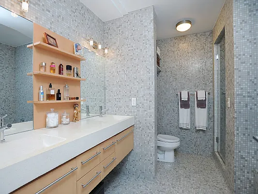 Sold by Sotheby's International Realty | media 27