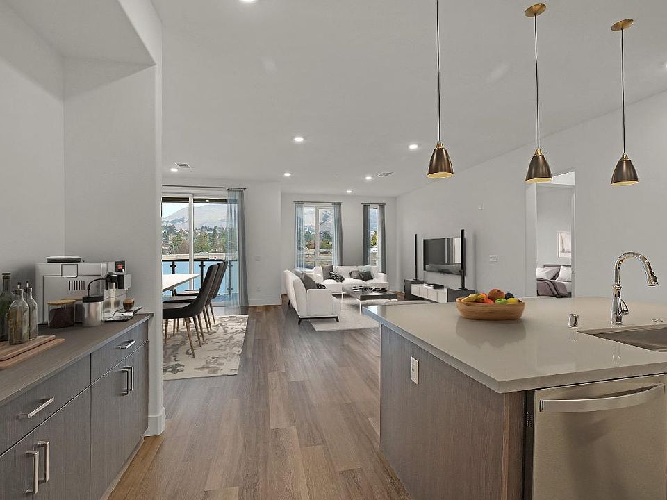 Toll Brothers Chancery Lane at Metro Crossing gracious entry