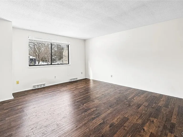 364 Cameco Cir — Photo 4