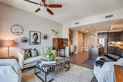 1 bed, 1.0 bath, 828 sqft, $2,300 — Photo 2