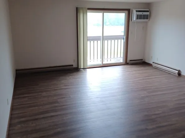 August Management presents Willow Run, 1015 Willow Ave #17623893, Sheboygan, WI 53083