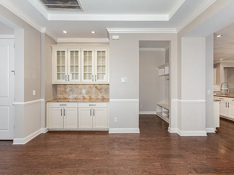2405 Trenton Park Ln — Photo 15
