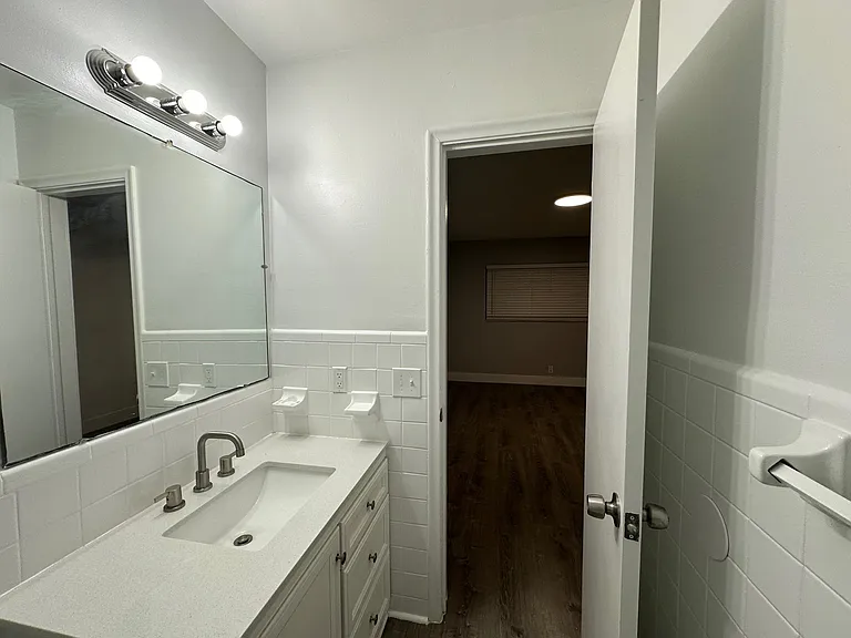 3700 NE 22nd Ave — Photo 13