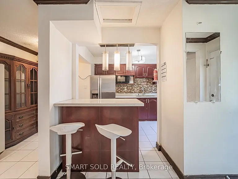 5 Horseley Hill Dr E — Photo 10