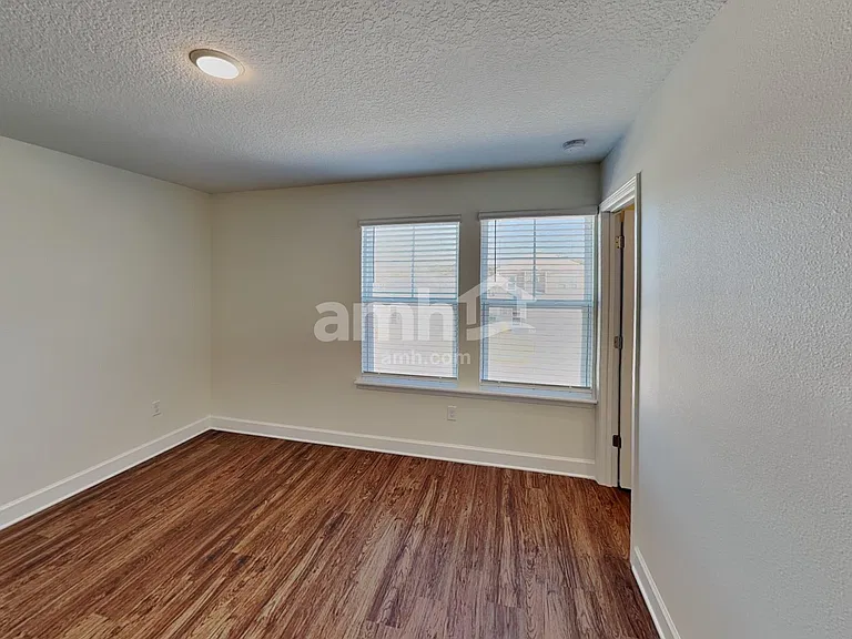 11458 Bay Hill Cir — Photo 19