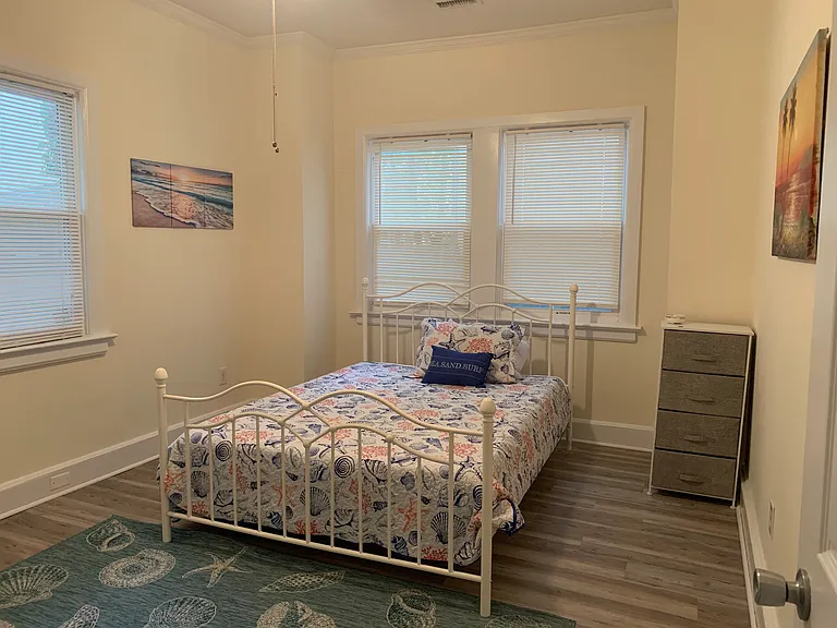 7 N Vassar Sq — Photo 7