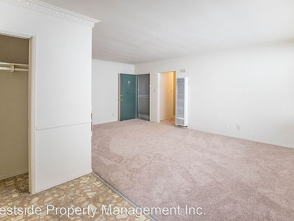 4th image of 244 S Doheny Dr #246B