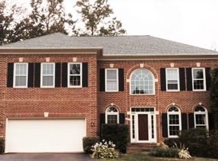 8290 Tabor Ln, Fairfax Station, VA 22039
