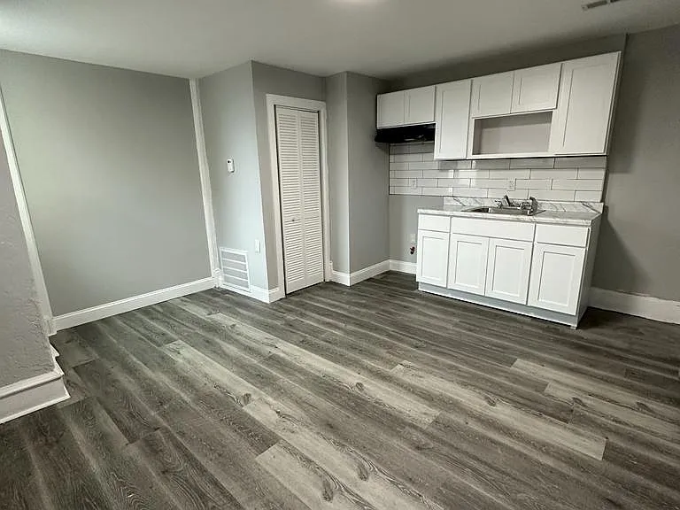1311 W Roosevelt Blvd #3 — Photo 1