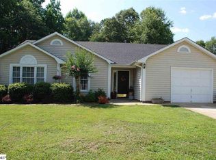 30 Chinaberry Ln, Simpsonville, SC 29680