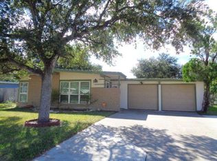 729 Santa Barbara Dr, Kingsville, TX 78363