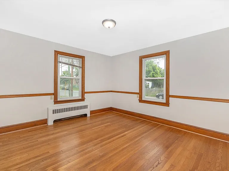 531 Lee Pl — Photo 9