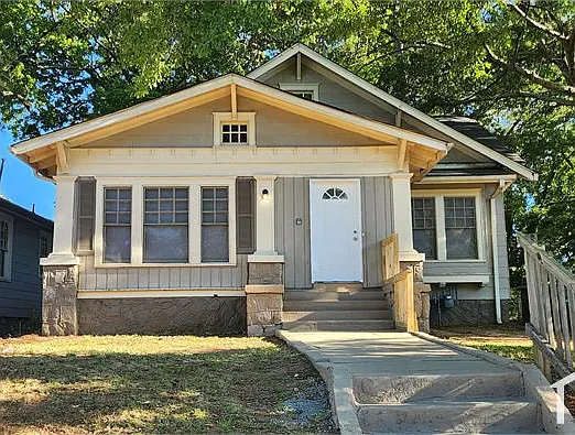 1504 Mozley Pl SW — Photo 1