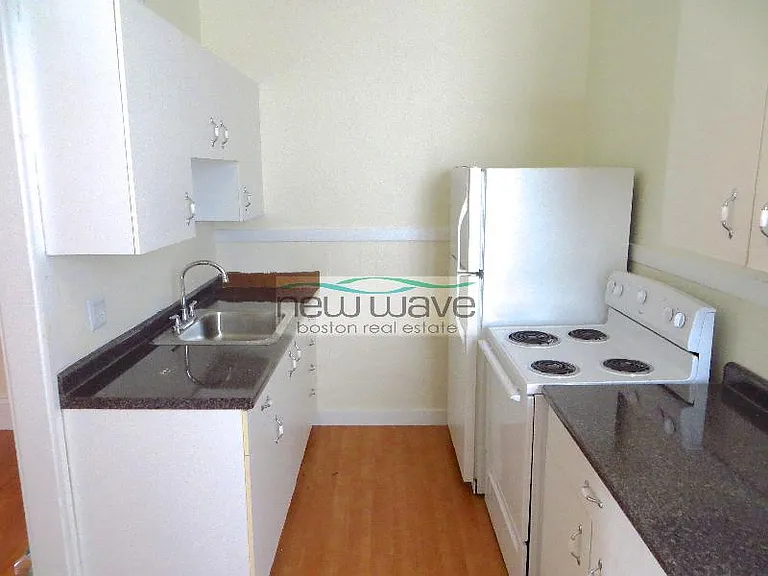 503 Beacon St #14 — Photo 12