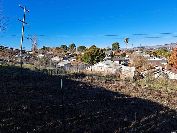 4th image of 373 Pueblo Way