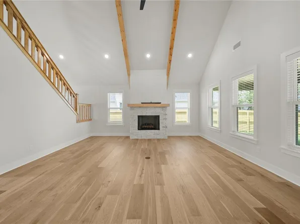 1330 Josephine Dr, Centerton, AR 72719