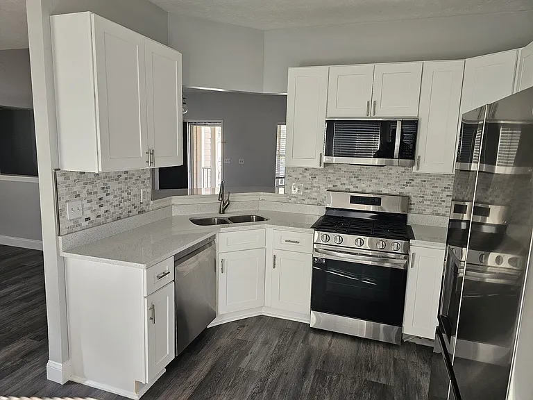 4862 Lake Park Ln — Photo 9
