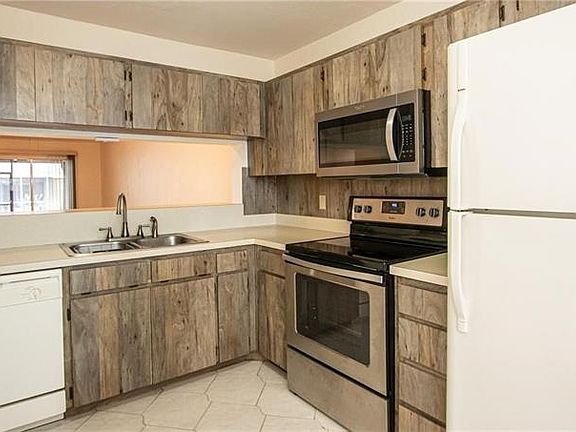 2nd image of 1353 Kittery Ct