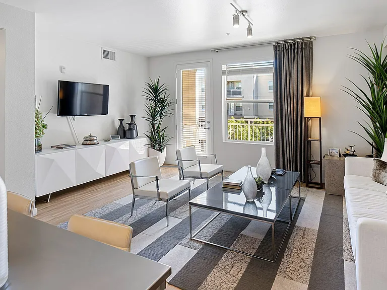 Living room with modern decor in Tempo at Riverpark