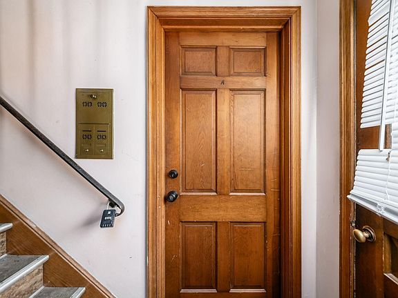 4th image of 1810 Ashland Ave