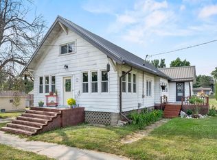 105 Wemple St, Parkersburg, IA 50665