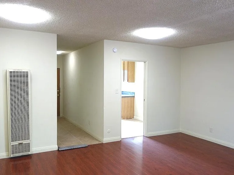 4375 York Blvd #221 — Photo 12
