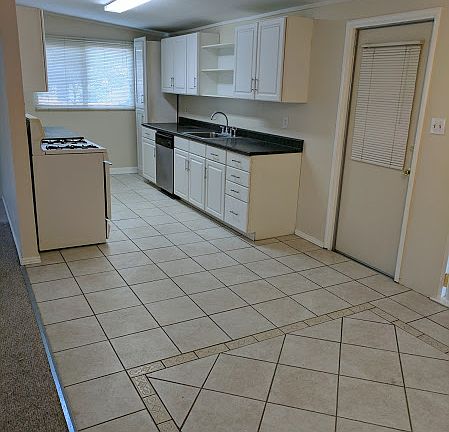 3rd image of 1506 Amelia Ave