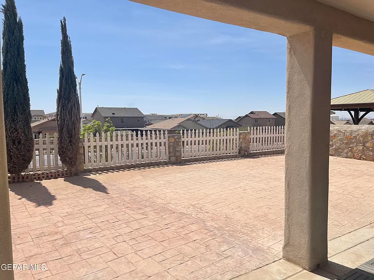 13136 Celtic Dr — Photo 11