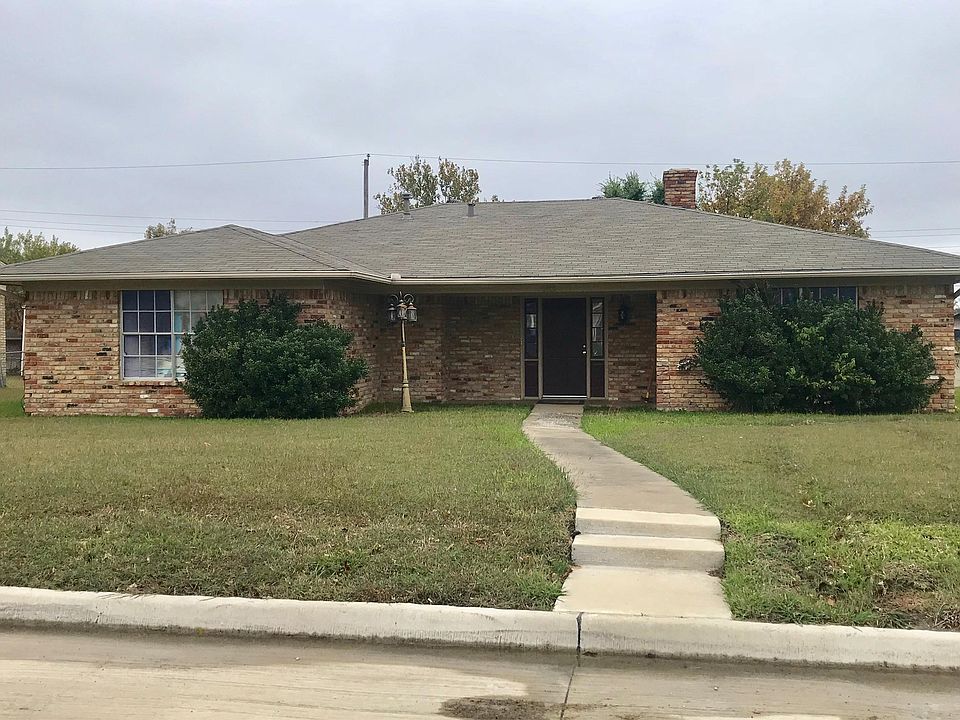 1st image of 1415 El Camino Cir