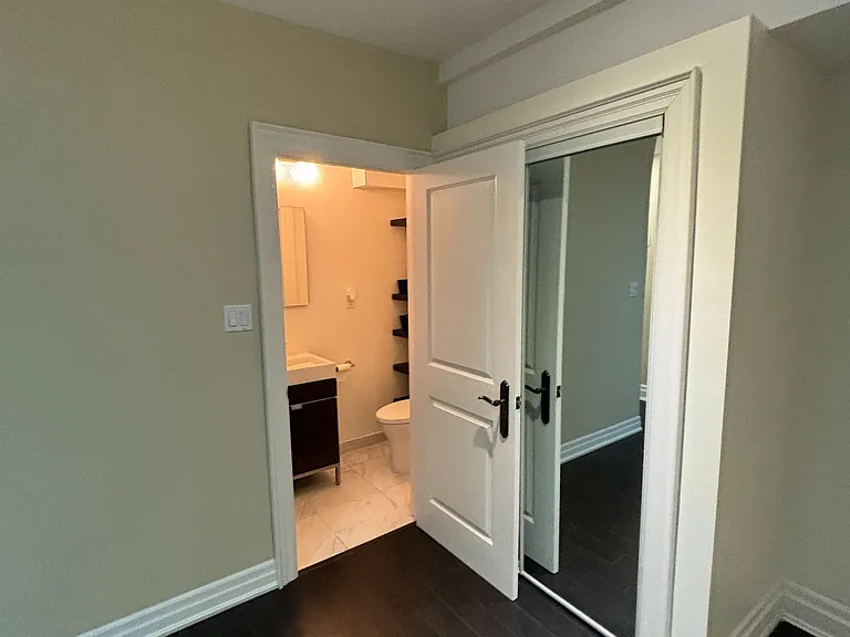81 Chestnut Hills Pkwy #LOWER — Photo 16